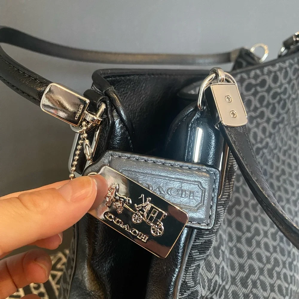 Coach Bag - Picture 4 of 12